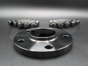 Maserati Grecale Wheel Spacers - CFP - 15mm - Black - set of 2 w/ extended bolts